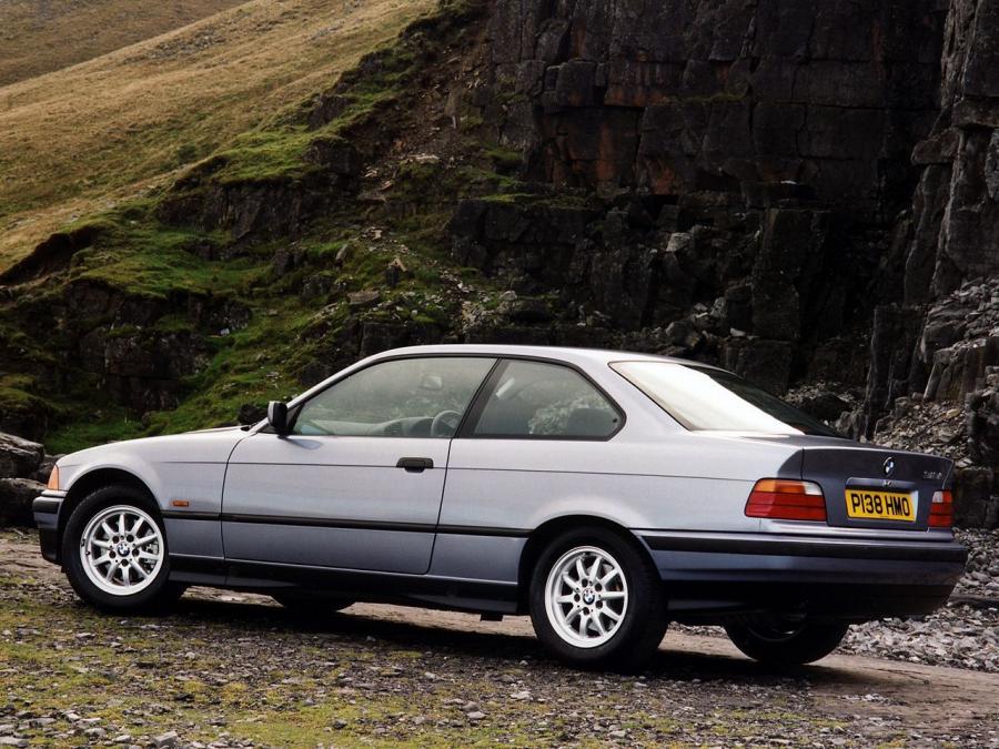  BMW 318is Coupe 1991 года  (UK) (фото 4 из 4)